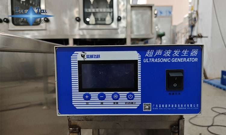 超聲波清洗機(jī)換能器的工作原理與應(yīng)用解析 超聲波清洗機(jī)換能器的工作原理與應(yīng)用解析